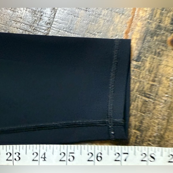 ALO Yoga Women's Ripped warrior black Leggings - Picture 6 of 12